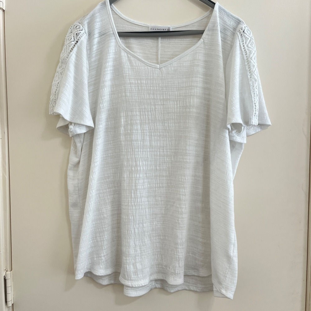 Retrology Women Textured Top 1X White V Neck Crochet Shoulder Slub Knit‎ Cottage